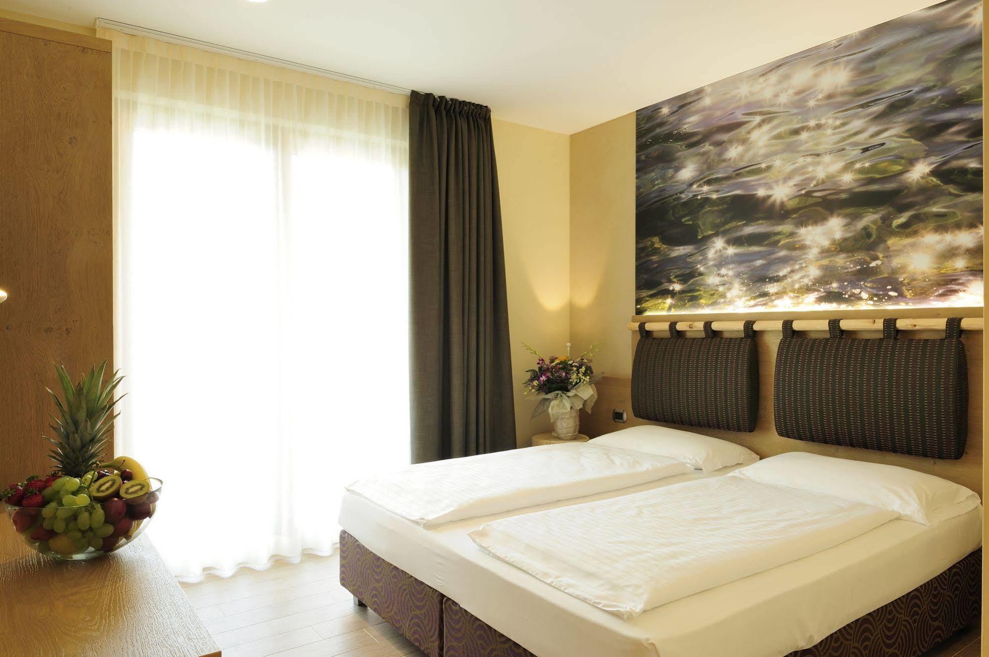 Eco Hotel Bonapace Торболе Экстерьер фото